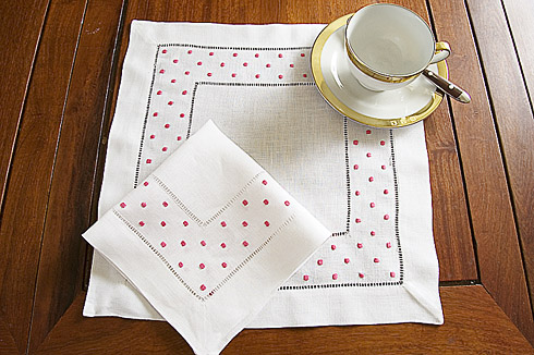 Square Linen Placemat. Fuchsia Pink color Polka Dots. 14"sq.